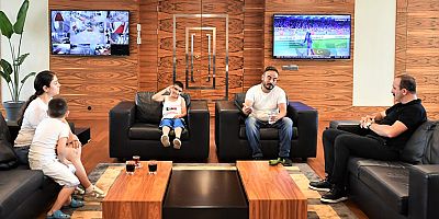 Kotan sözünü tuttu, o esnafı makamında ağırladı