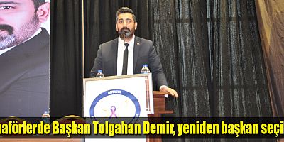 Kuaförlerde Başkan Tolgahan Demir, yeniden başkan seçildi