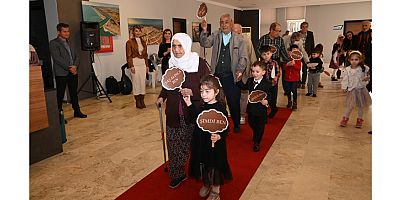 Küçükler ve büyüklerden geçmişten geleceğe defilesi