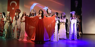 Kültürel mirasa defile ile dikkat çekildi