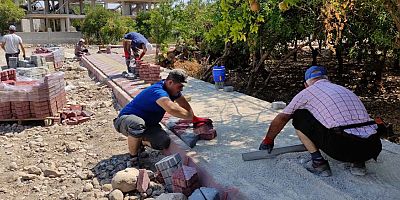 Kumluca Belediyesi alt ve üst yapı çalışmalarına ara vermeden devam ediyor
