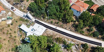 Kumluca Belediyesi Altınyaka yollarını asfaltla buluşturdu