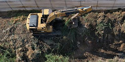 Kumluca Belediyesi Dere Temizliği Çalışmalarına Başladı