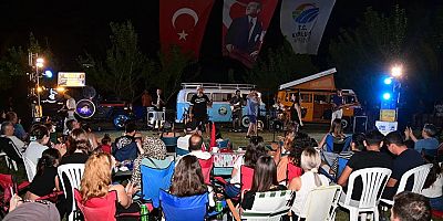 Kumluca Belediyesi’nden 30 Ağustos Zafer Bayramı’na Özel Kutlama: Plaj Voleybolu Turnuvası ve Vo Sahne Konseri!