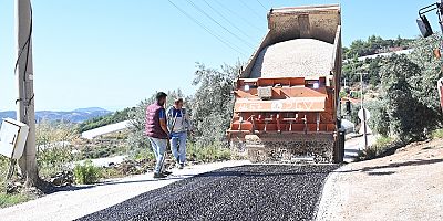 Kumluca Belediyesi'nden İncircik mahallesine 2,7 kilometrelik asfalt çalışması