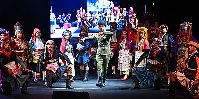 Kumluca'da Cumhuriyet Bayramı coşkusu Cumhuriyet'in Zeybekleri ile başladı