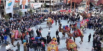 Kumluca'da yılın en süslü devesi seçildi