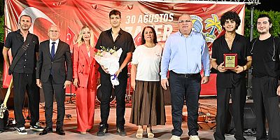 Kumluca'da Zafer Bayramı coşkusu