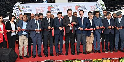 Kumluca Domates İhtisas Fuarı ziyaretçilere kapılarını açtı