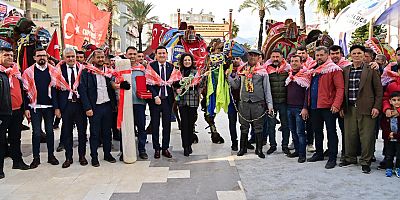 Kumluca'nın en süslü devesi seçildi