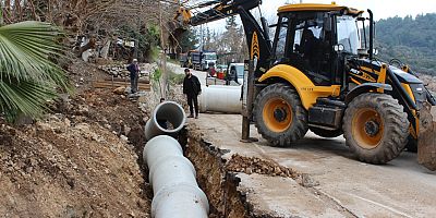 Kumluca Yazır’da hasarlı büzler yenilendi