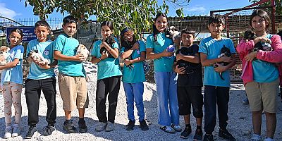 Kumlucalı öğrencilerden patili dostlara Hayvanları Koruma Günü ziyareti