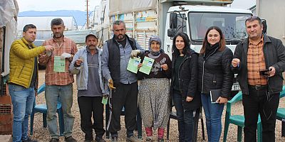 Kumlucalı üreticilere çipli anahtarlıklar dağıtılıyor