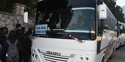 Kurs merkezine giden öğrencilere de ücretsiz servis imkanı sağlandı