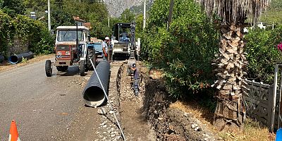 Kuzdere mahallesine yağmur suyu hattı yapılıyor
