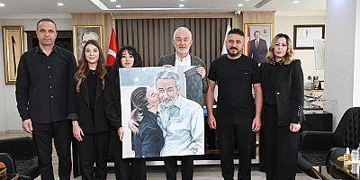 Lise öğrencisi Gözde’den Başkan Başdeğirmen’i duygulandıran tablo