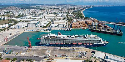 Lüks yolcu gemisi Mein Schiff 6 Antalya’ya geldi