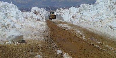 Manavgat, Akseki ve Gündoğmuş’un karla kaplı yayla yolları açıldı