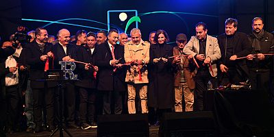 Manavgat Belediyesi Cumartesi Pazarı'nı Retrobüs konseriyle açtı