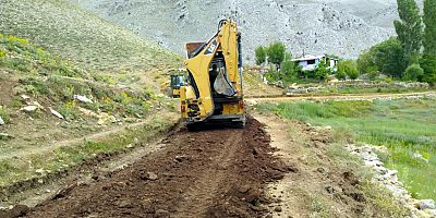 Manavgat Belediyesi Gençler Yaylası'nın yollarında bakım çalışması gerçekleştirdi