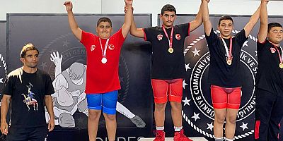 Manavgat Belediyesi Güreş Kulübü miniklerinden madalya yağmuru