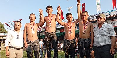 Manavgat Belediyesi Güreş Kulübü'nden çifte başarı