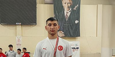 Manavgat Belediyesi Güreş Kulübü'nden çifte başarı
