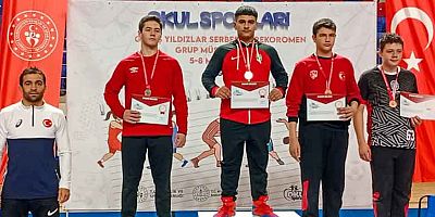 Manavgat Belediyesi Güreş Kulübü sporcuları Niğde'den derecelerle döndü