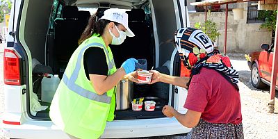 Manavgat Belediyesi'nden aşure ikramı