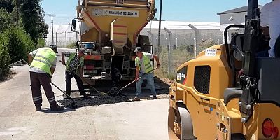 Manavgat Belediyesi'nden Çayyazı, Kalemler ve Sarılar'da yol bakım çalışması