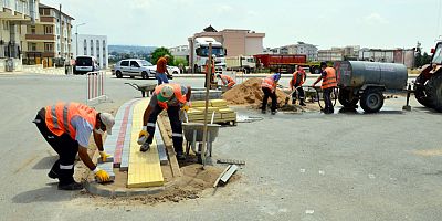 Manavgat Belediyesi'nden Emek Mahallesi'ne kaldırım
