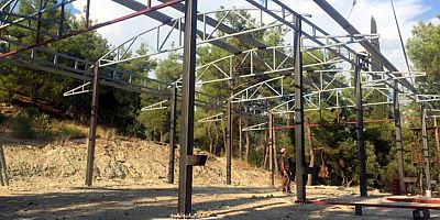 Manavgat Belediyesi'nden Gençler ve Çardak'a çok amaçlı kapalı alan