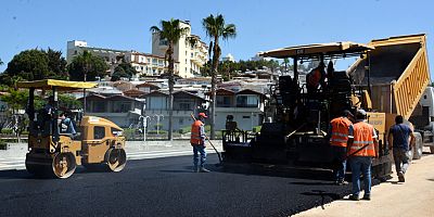 Manavgat Belediyesi'nden Kumköy Turizm Yolu'na sıcak asfalt