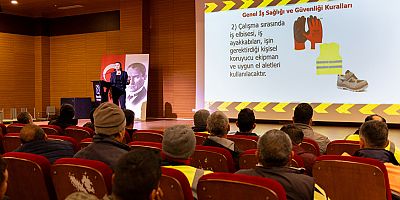 Manavgat Belediyesi'nden temizlik personeline iş sağlığı ve güvenliği eğitimi