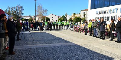 Manavgat Belediyesi'nin soba ve bisiklet destekleri devam ediyor
