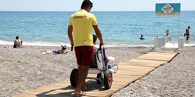 Manavgat Belediyesi Özgür Plajlar'ı hizmete açtı