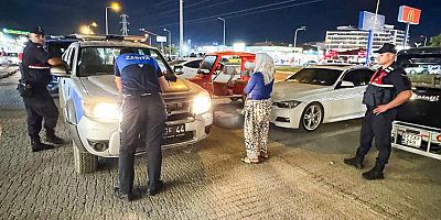 Manavgat Belediyesi Zabıta ekiplerinden sokaklarda denetim