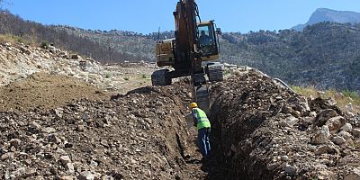 Manavgat Sırtköy’de 50 yıllık hat yenileniyor