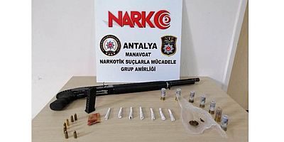 Manavgat'ta araç içinde uyuşturucu madde ele geçirildi.