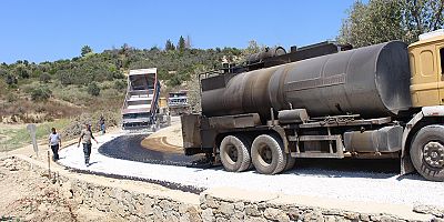 Manavgat’ta grup yolları asfaltlanıyor