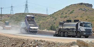 Manavgat’ta grup yolları asfaltlanıyor