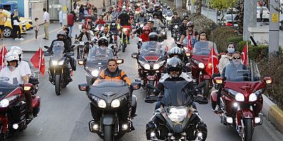 Manavgat'ta motosiklet kortejli Cumhuriyet kutlaması