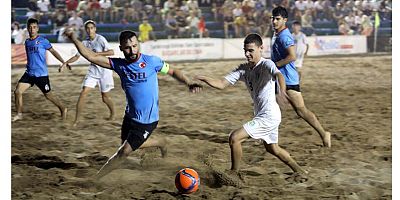 Manavgat'ta Plaj Futbolu heyecanı başladı