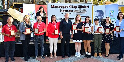 Manavgatlı yazarlar okurlarıyla buluştu