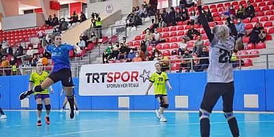 Mavi Kelebekler deplasmanda da galip