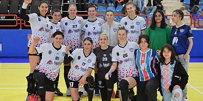 Mavi Kelebekler galibiyete doymuyor