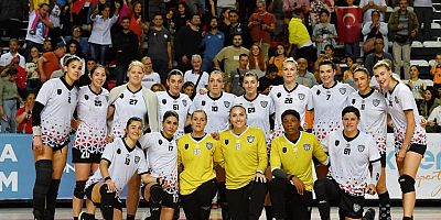 Mavi Kelebekler ilk raundu aldı