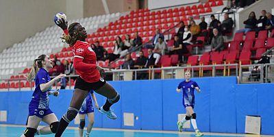 Mavi Kelebekler’in bileği bükülmüyor