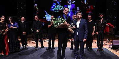 Mavi Siyah’tan ritim ve zerafetin buluştuğu unutulmaz gece