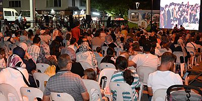 Mehmet Tönge’de açık hava sinema keyfi